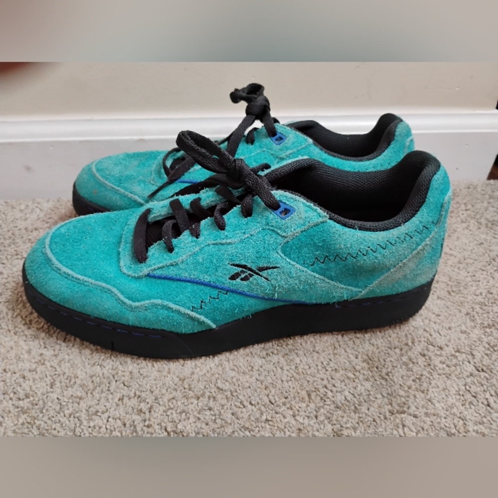 Reebok Men's Size 9.5 Teal Suede Sneakers